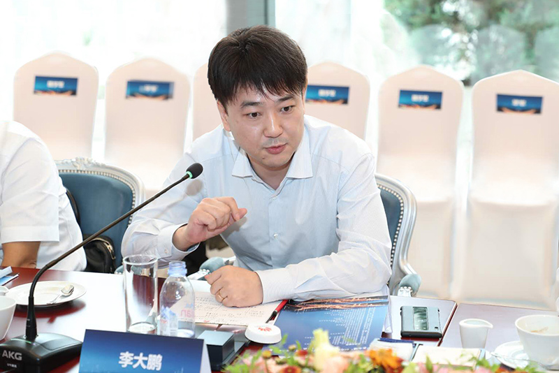 1722409404539935TuTc.jpg 集團總裁李大鵬參與圓桌對話.jpg